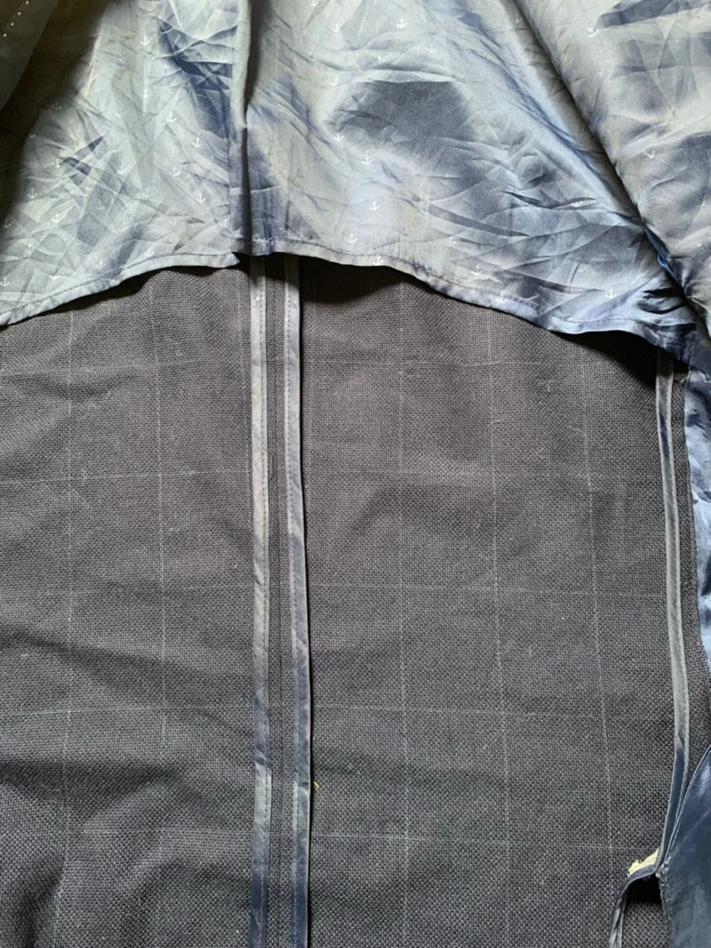 Tommy Hilfiger MENS blazer wool and polyester size 38S like new